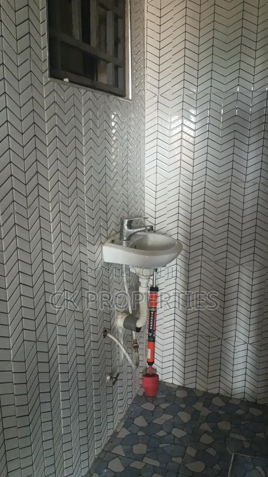 Mini Flat in Pillar 2 for rent