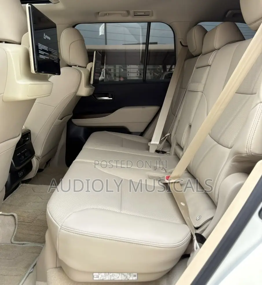 Toyota Land Cruiser 2024 White