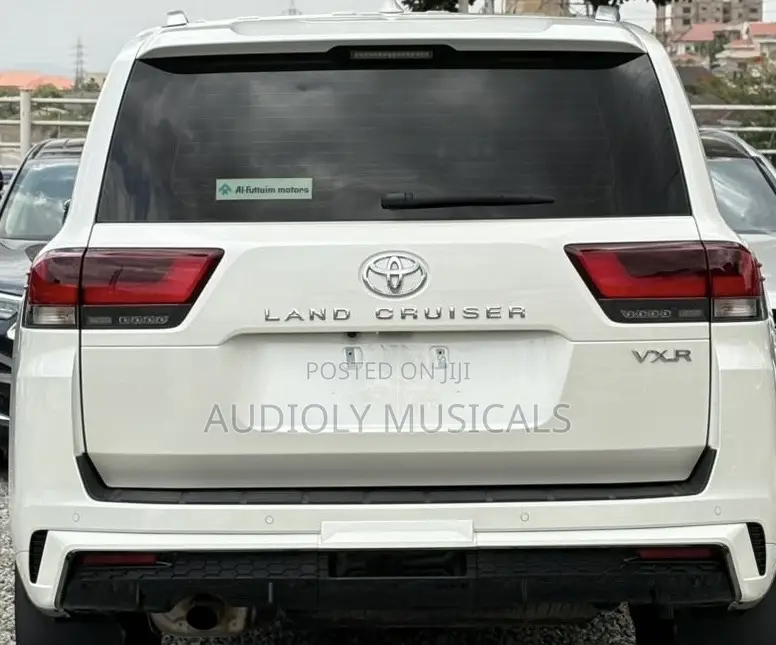 Toyota Land Cruiser 2024 White