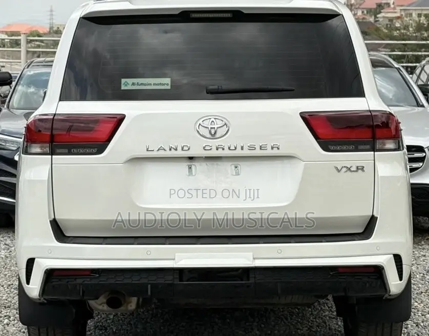 Toyota Land Cruiser 2024 White