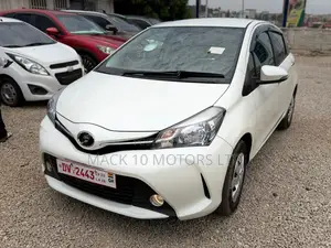 Toyota Vitz 1.3 FWD 5dr 2015 White