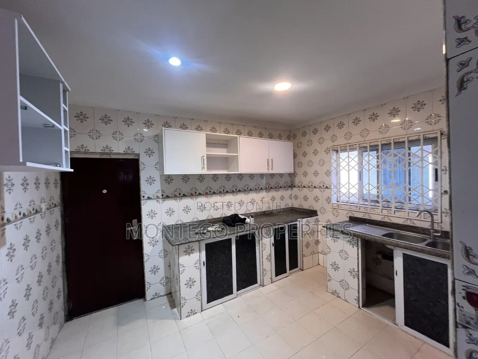 3bdrm House in School Junction, Adjiriganor for rent