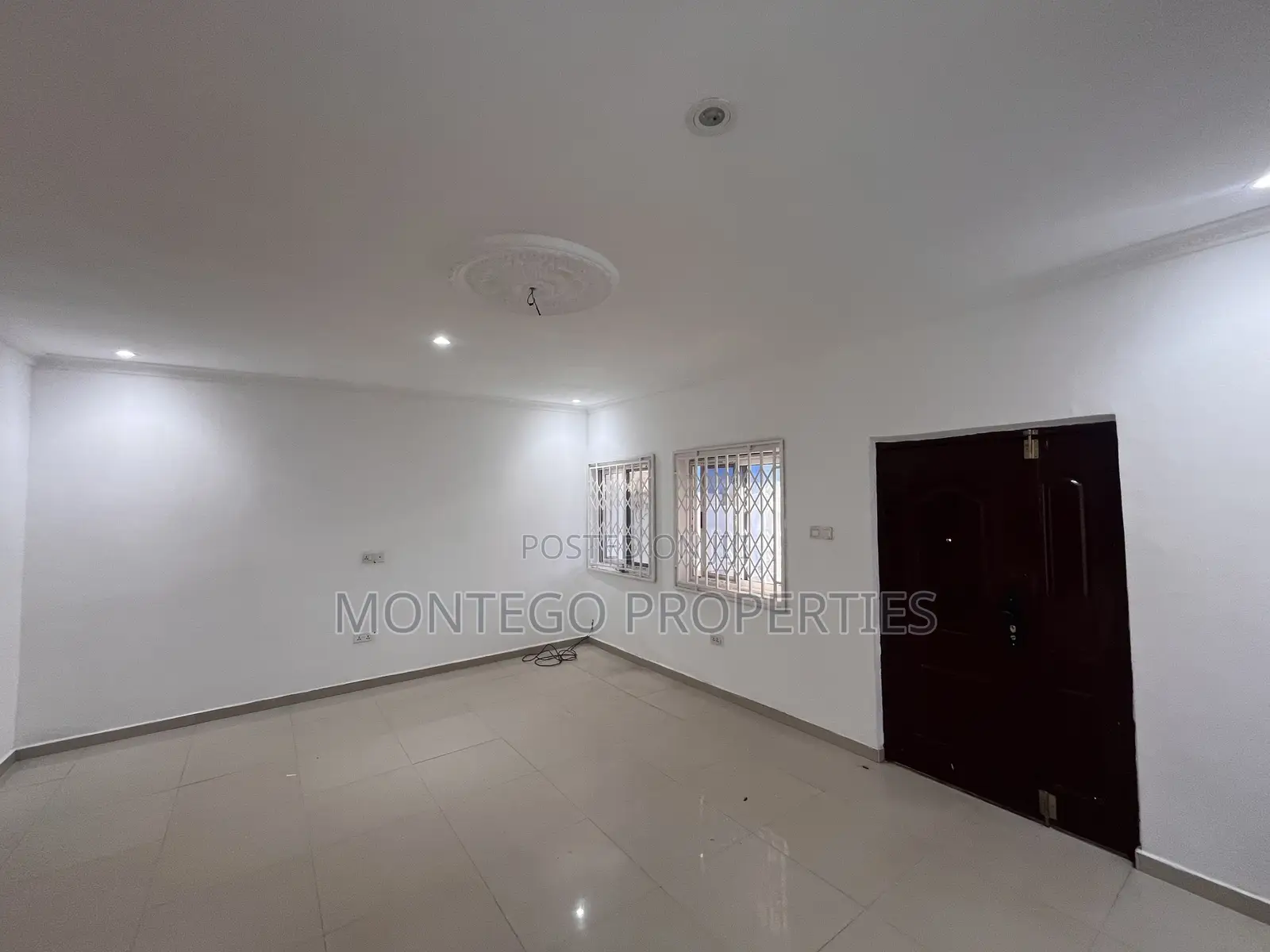 3bdrm House in School Junction, Adjiriganor for rent