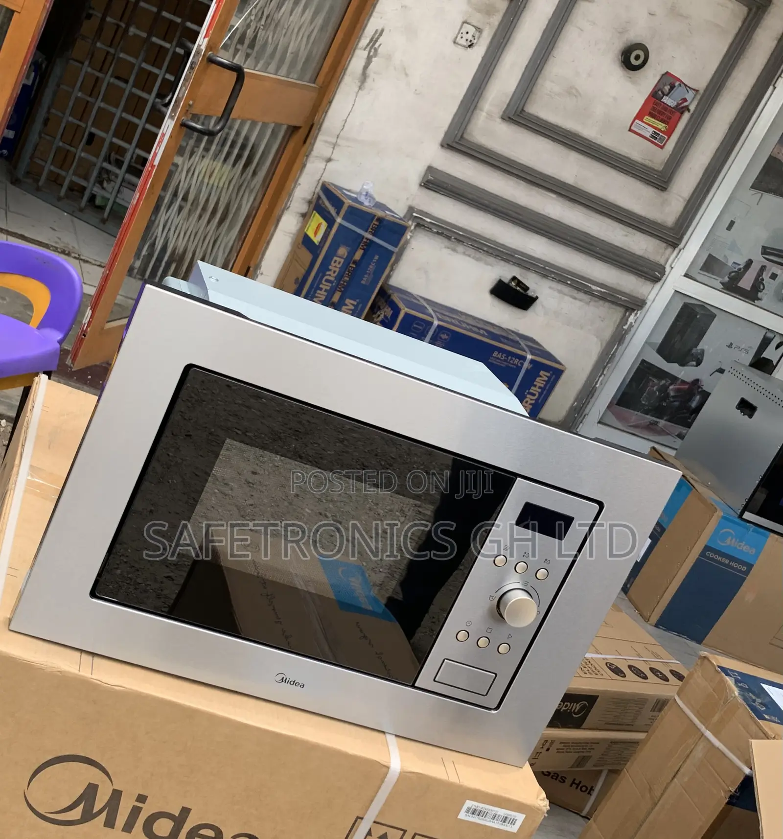 Durable Fast Electric 17ltrs Solo Microwave Sku: Am717bs7 Midea