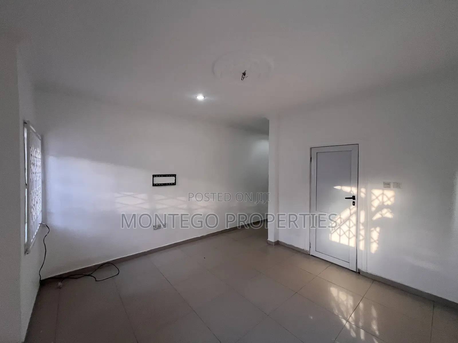 3bdrm House in School Junction, Adjiriganor for rent