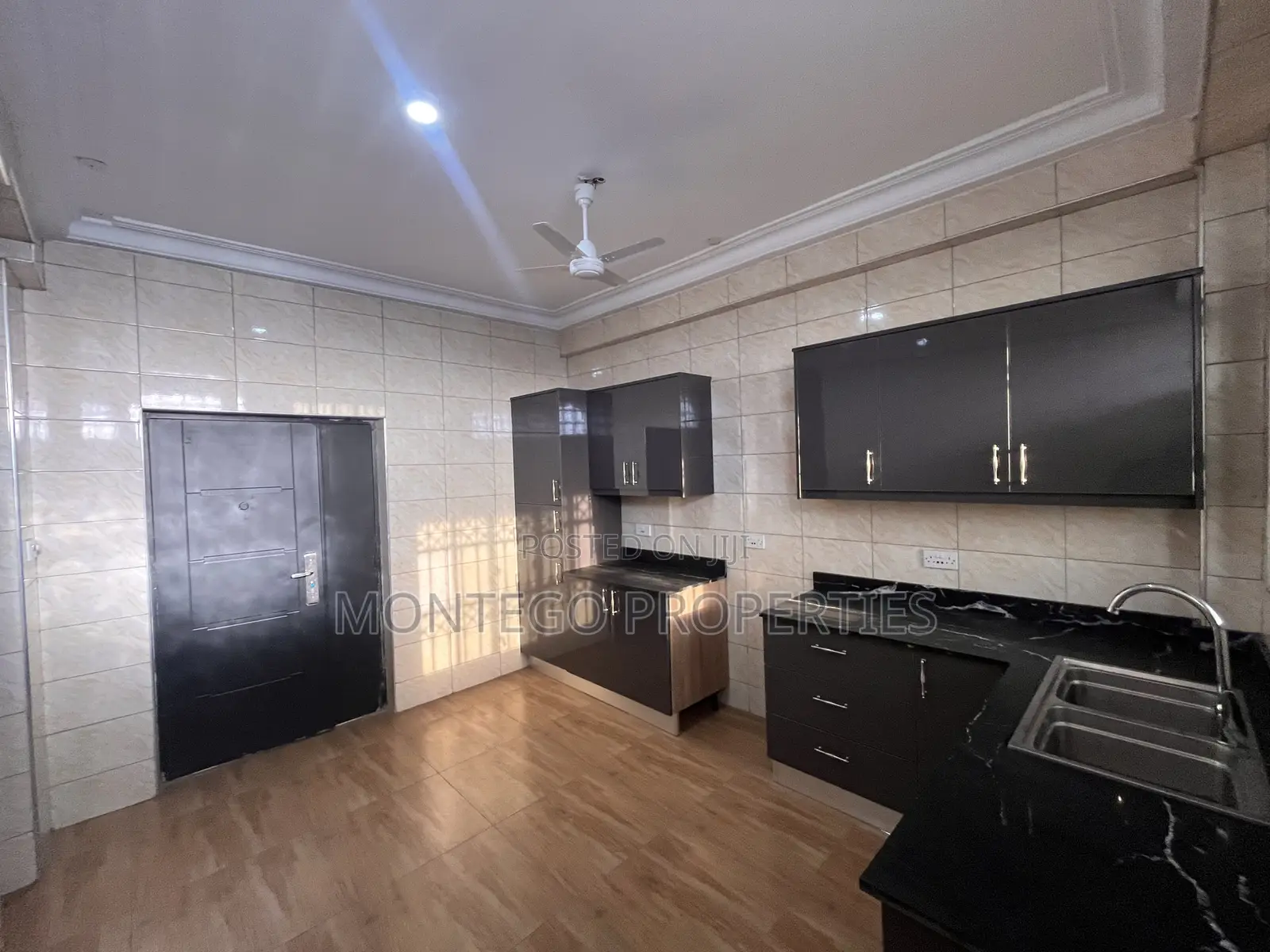 2bdrm Apartment in West Trassacco, Adjiriganor for rent