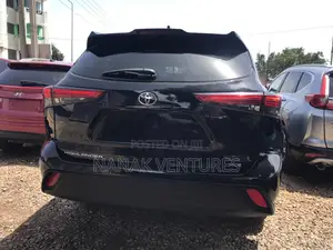 Toyota Highlander XLE 2021 Black