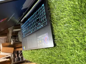 Laptop MSI Cyborg 15 24GB Intel Core i7 SSD 1T