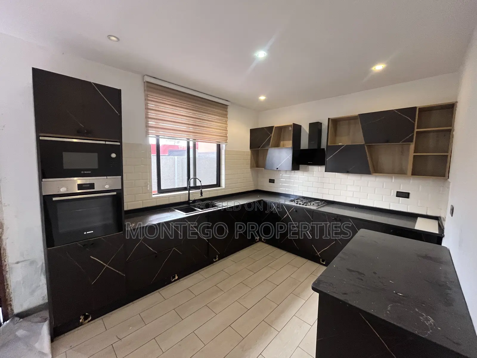 3bdrm Townhouse / Terrace in East Legon, American House for rent