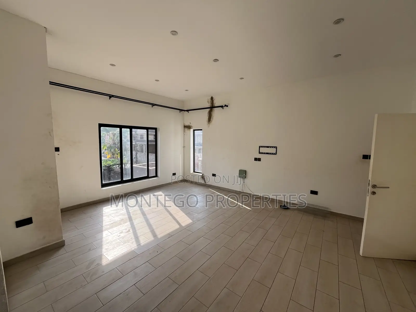 3bdrm Townhouse / Terrace in East Legon, American House for rent