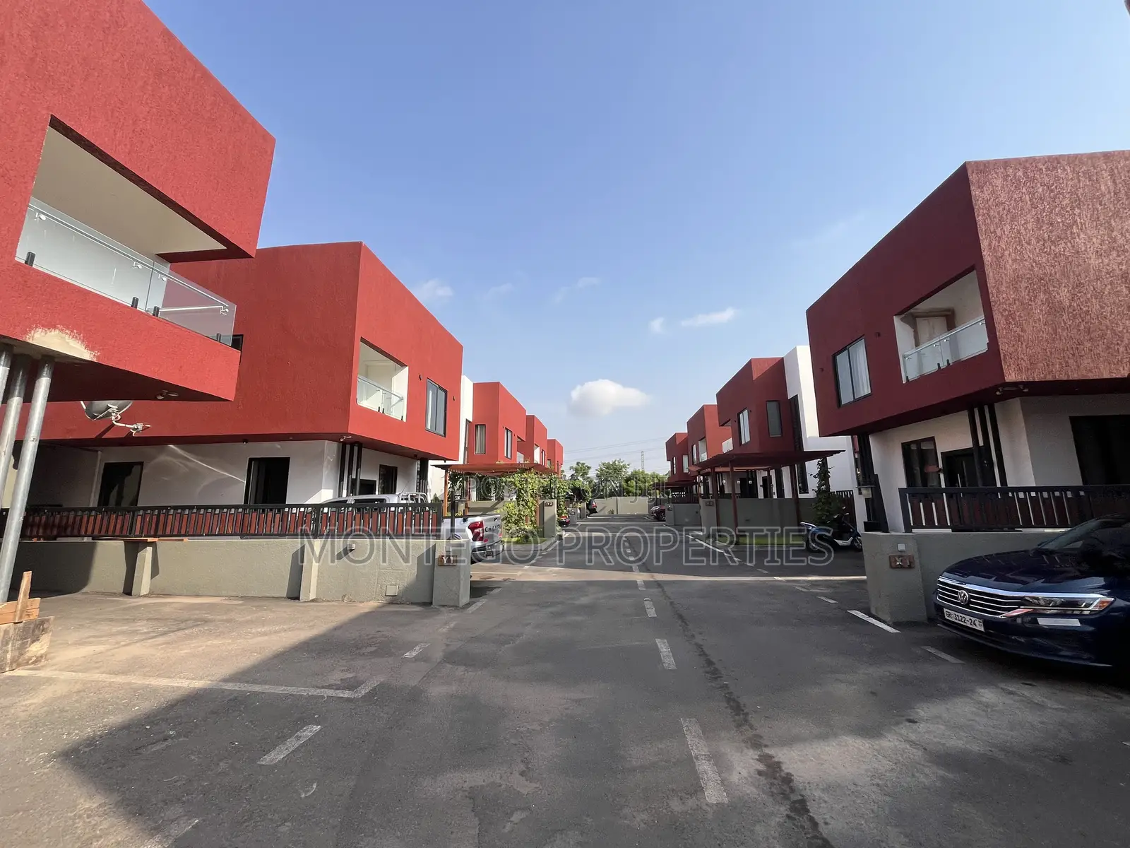 3bdrm Townhouse / Terrace in East Legon, American House for rent