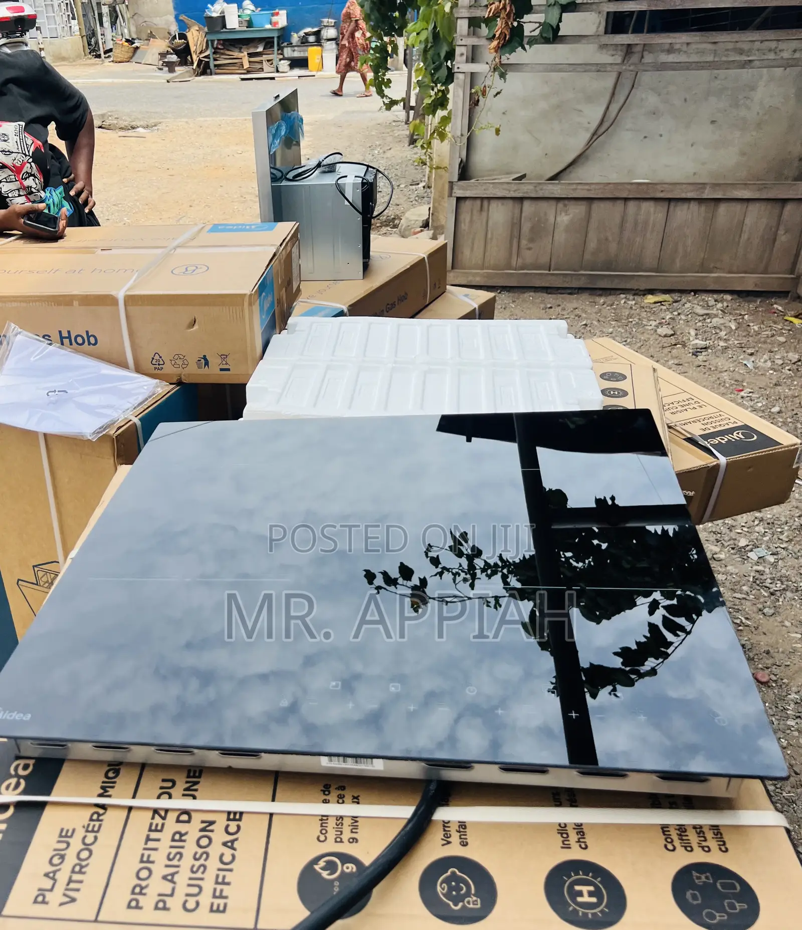 Get Unique Midea 60cm 4 Electric Built in Hob(Black)Mirror