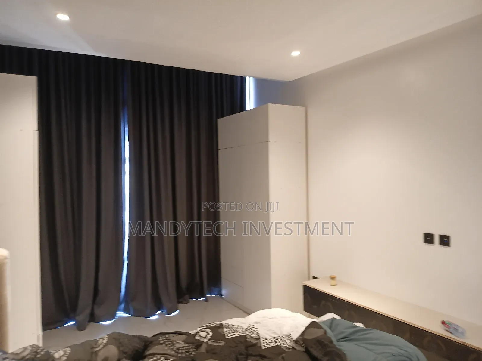 Furnished 5bdrm Mansion in School Junction for sale
