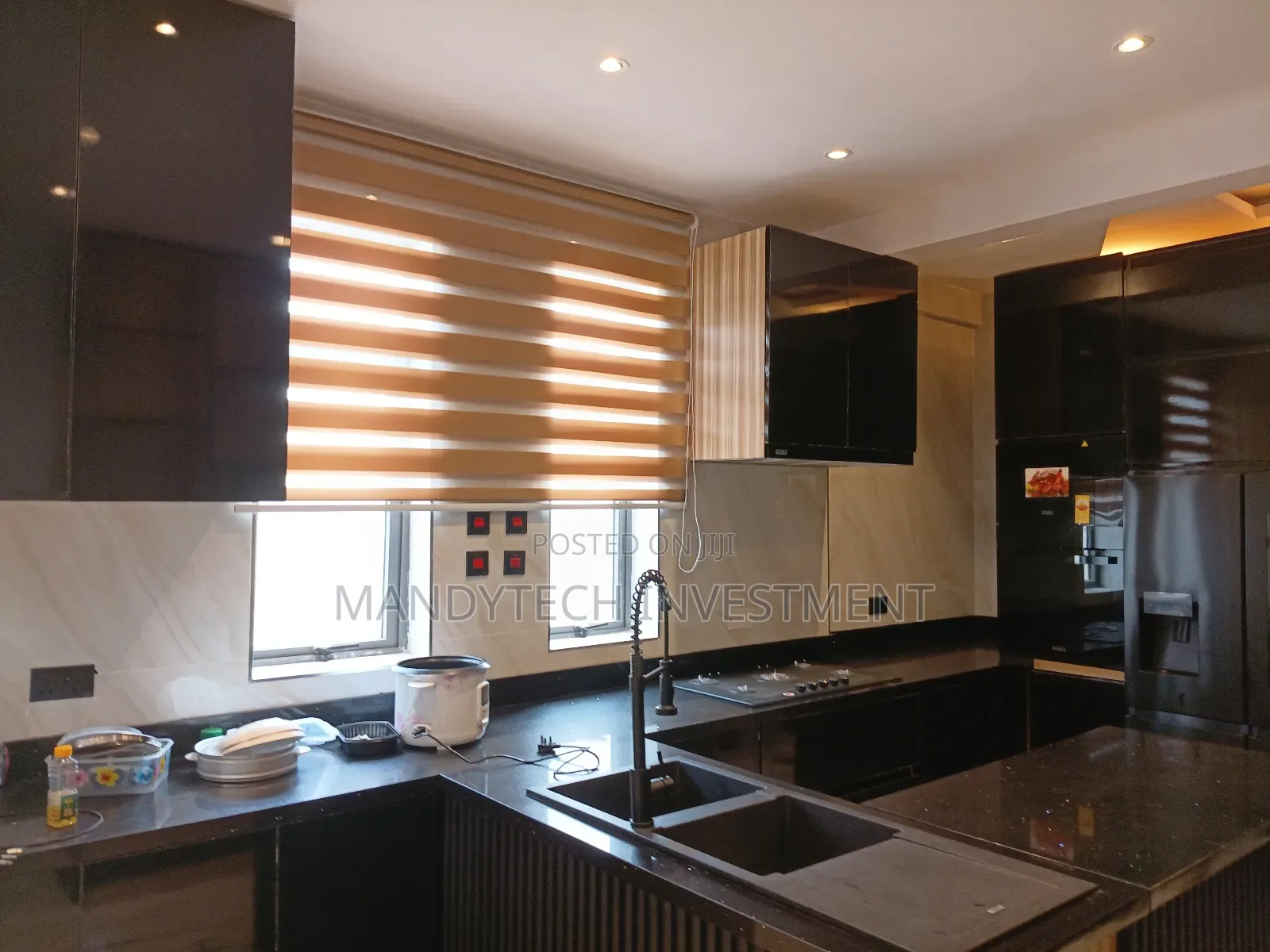 Furnished 5bdrm Mansion in School Junction for sale