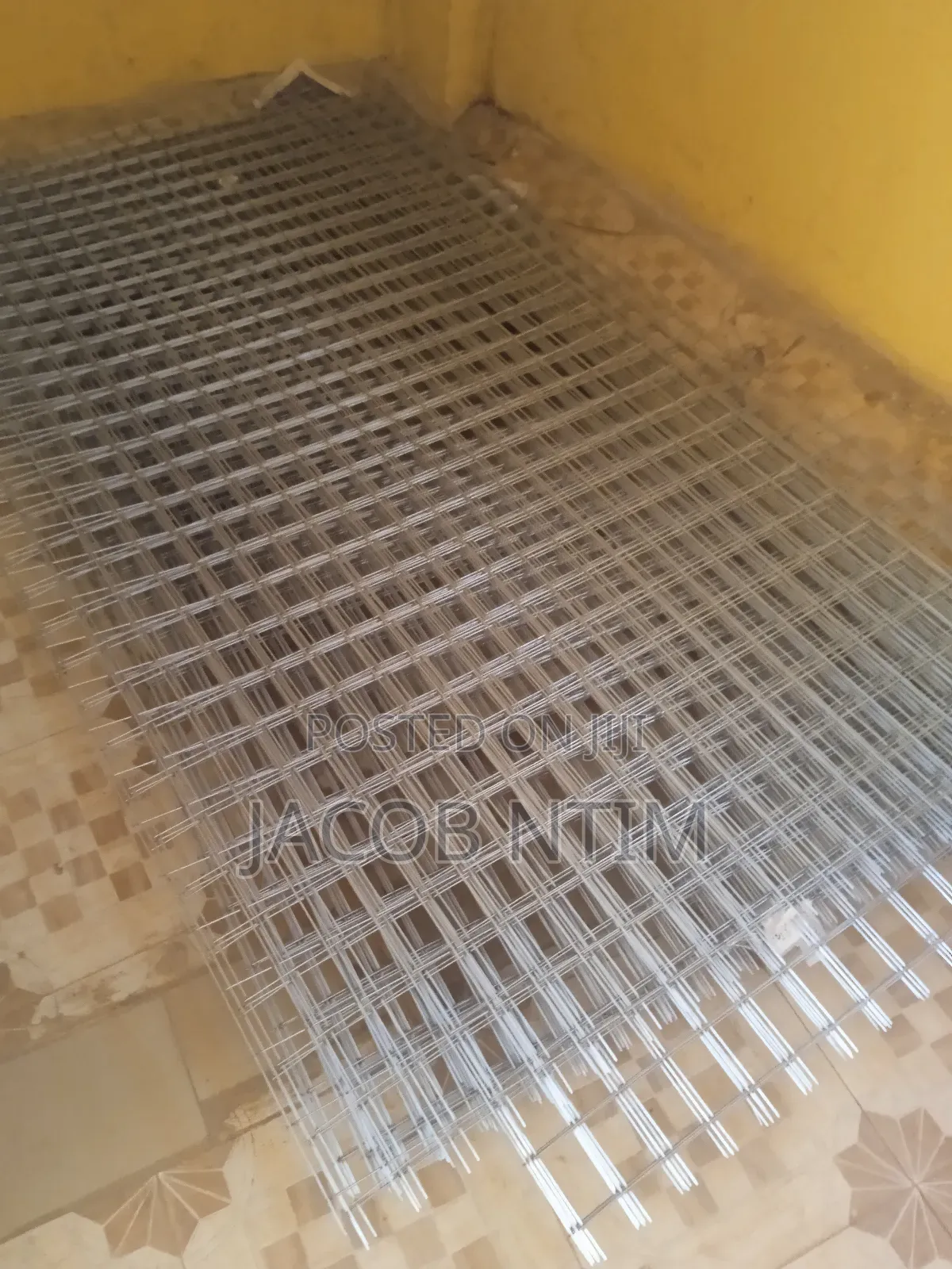 We Sales Mesh ,Nails and Shavel