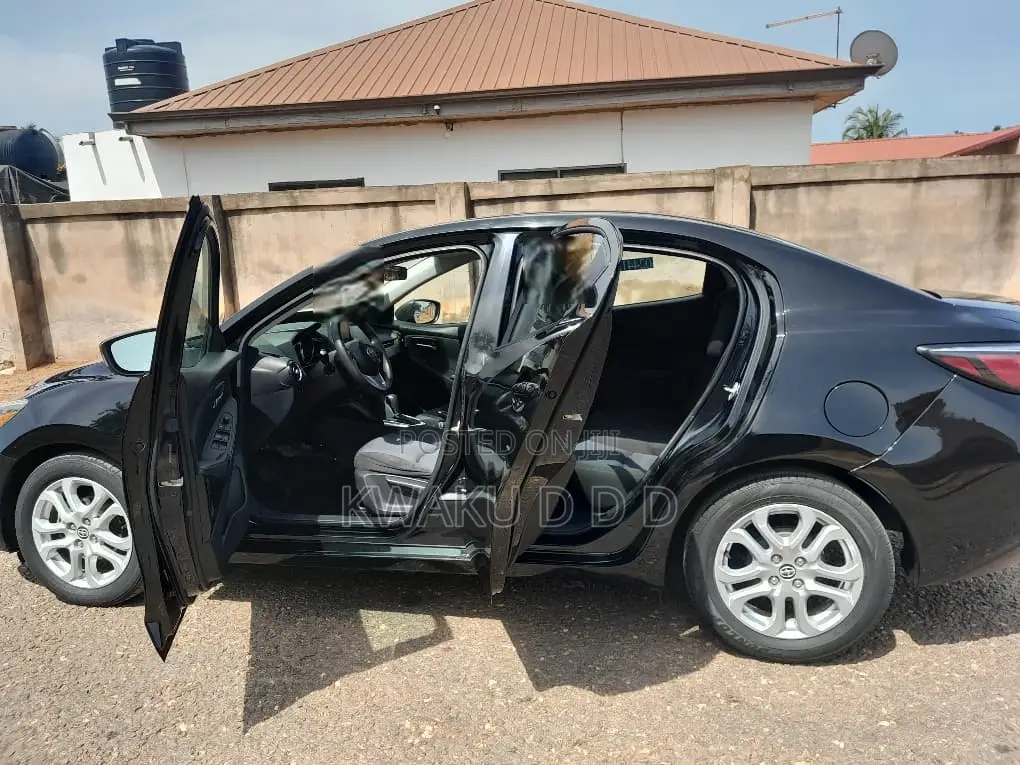 Scion iA Base 2016 Black