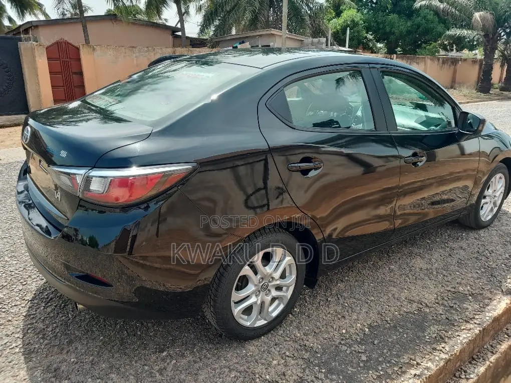 Scion iA Base 2016 Black