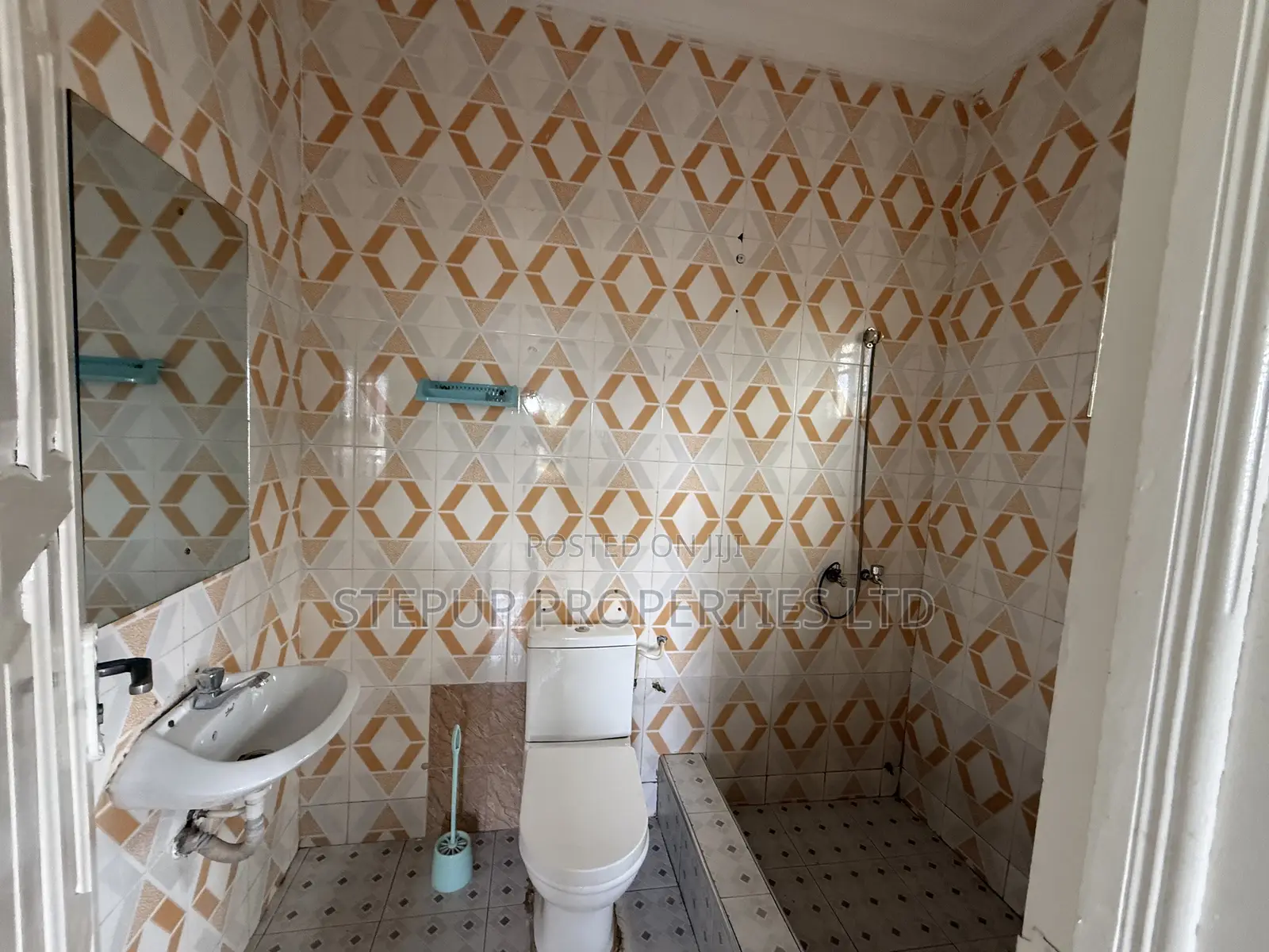 3bdrm Apartment in School Junction for rent