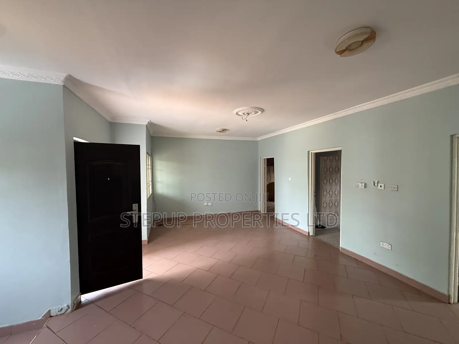 3bdrm Apartment in School Junction for rent