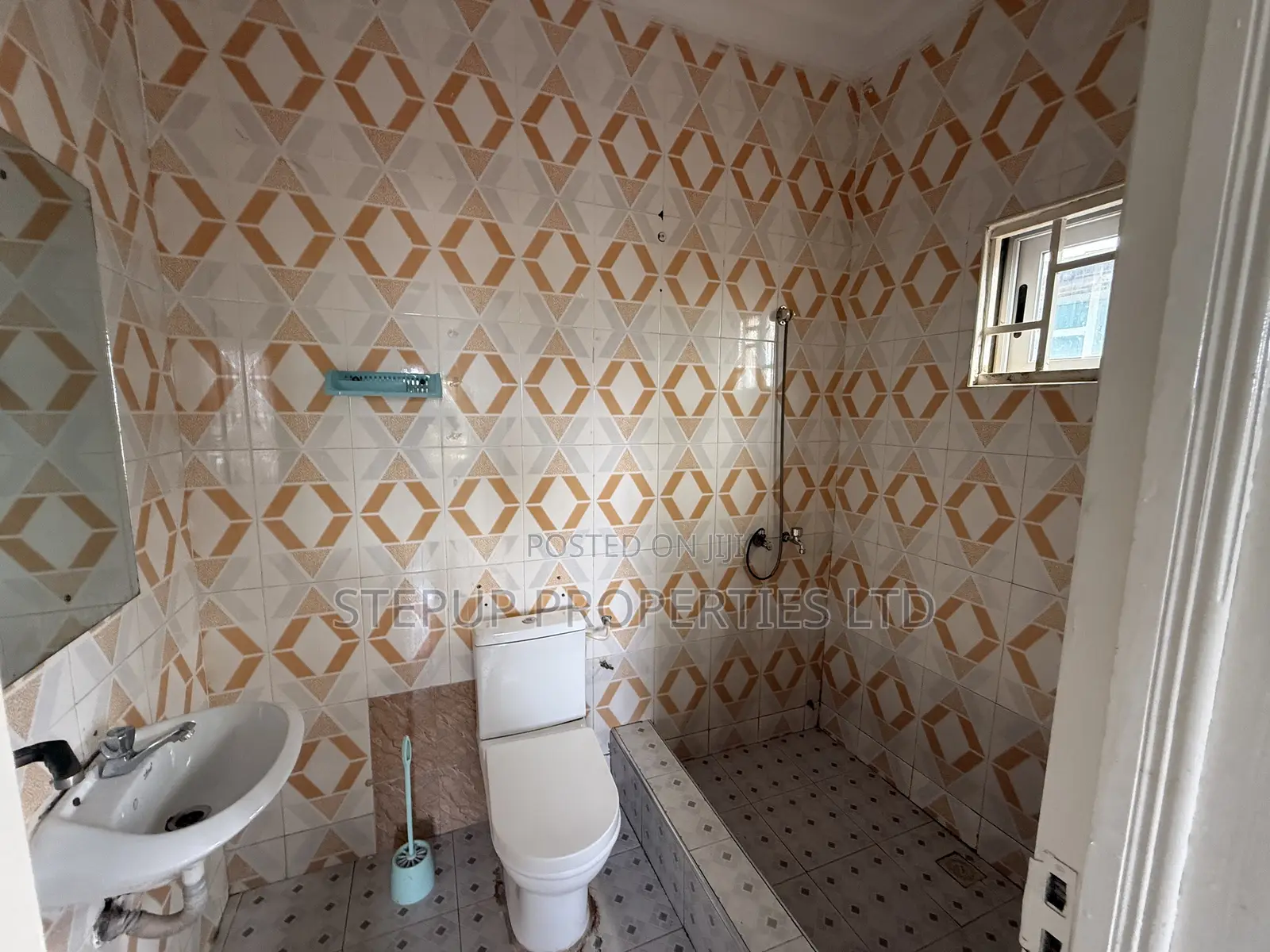 3bdrm Apartment in School Junction for rent