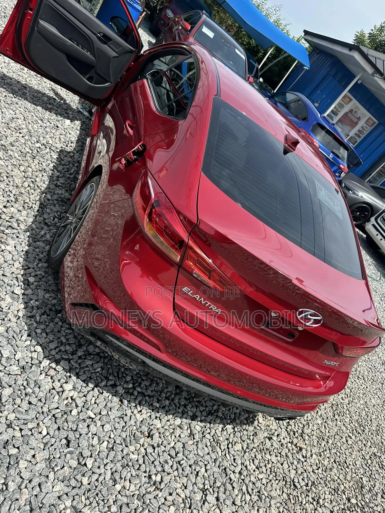 Hyundai Elantra 2018 Red