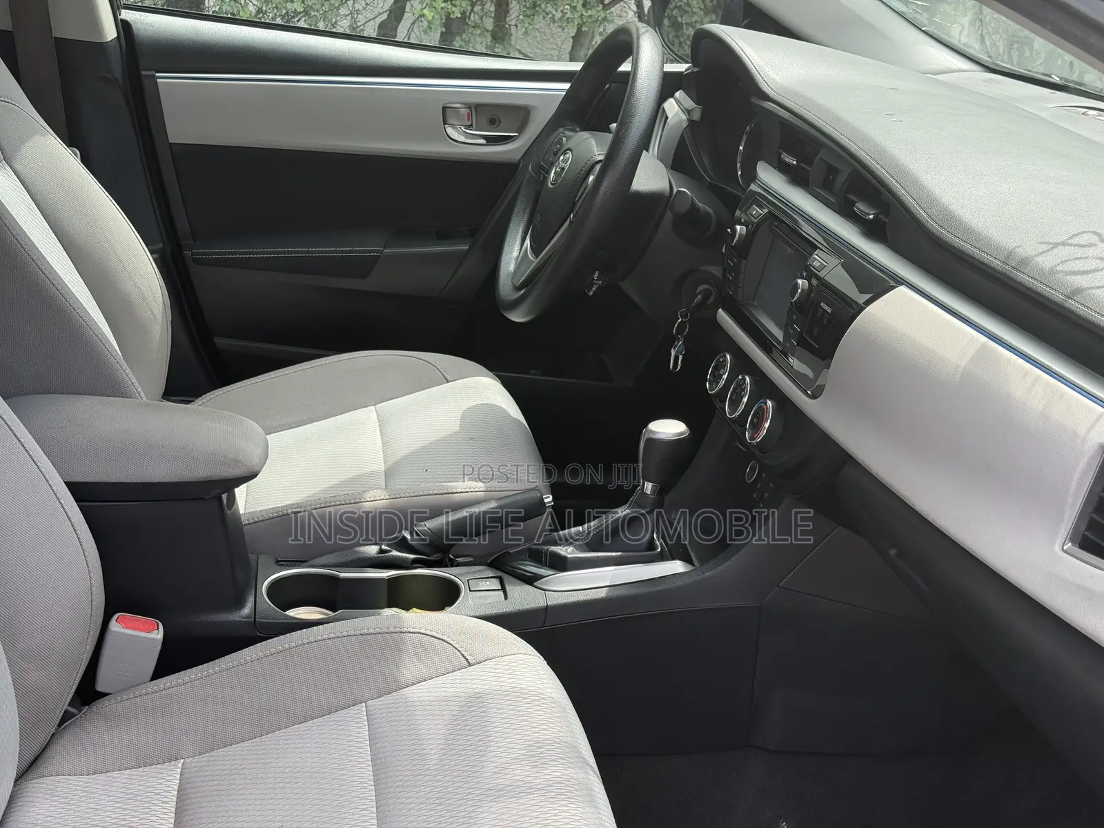 Toyota Corolla LE 4dr Sedan (1.8L 4cyl CVT) 2016 Gray