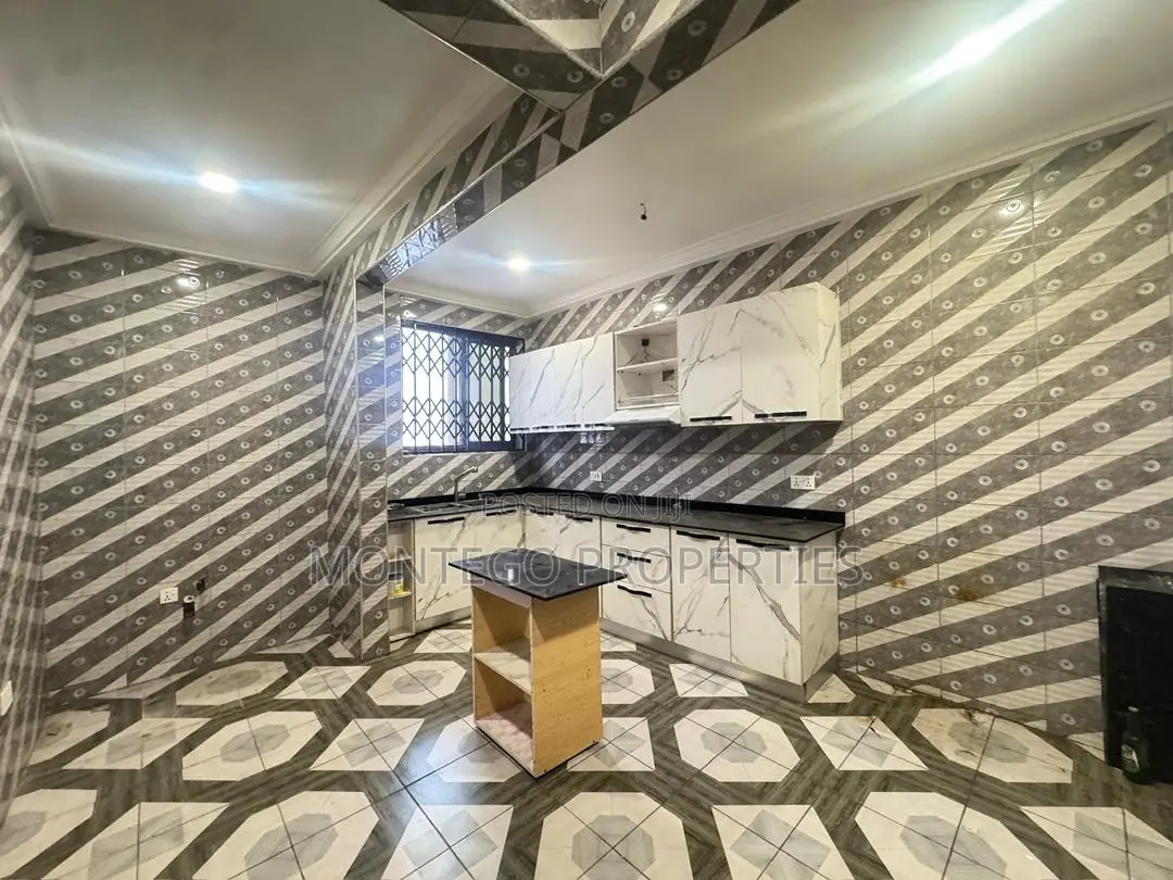 2bdrm Apartment in East Trassaco, Adjiriganor for rent