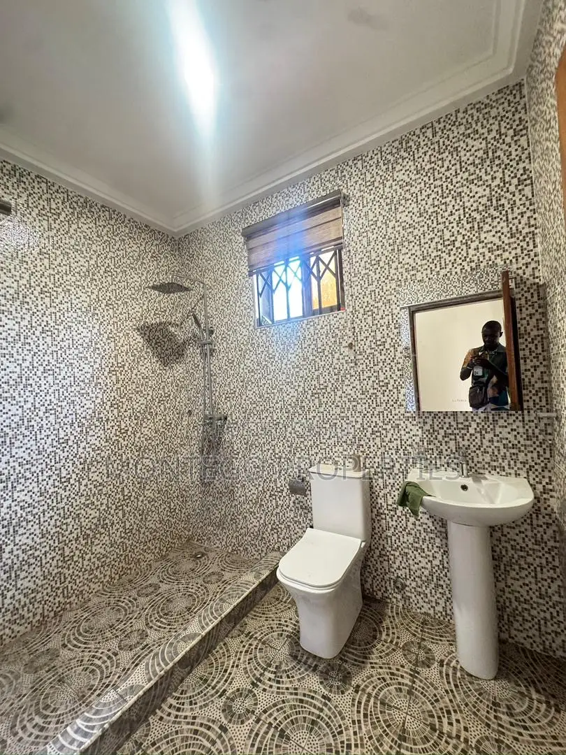 2bdrm Apartment in East Trassaco, Adjiriganor for rent