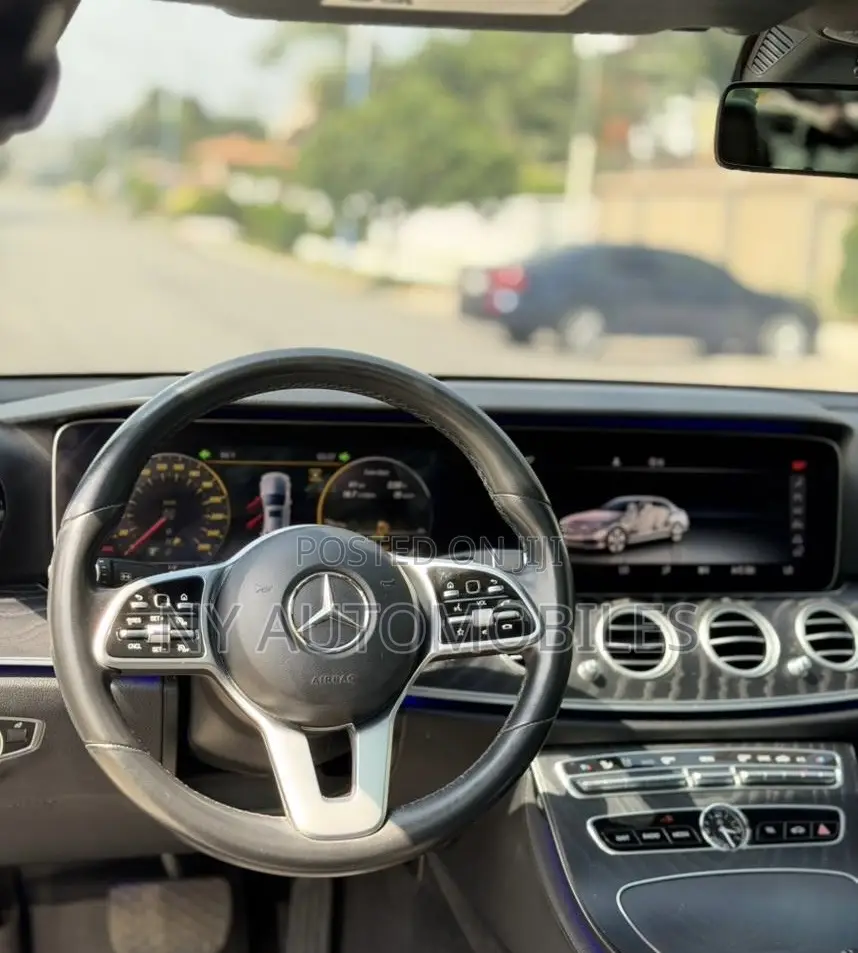Mercedes-Benz E300 2019 White