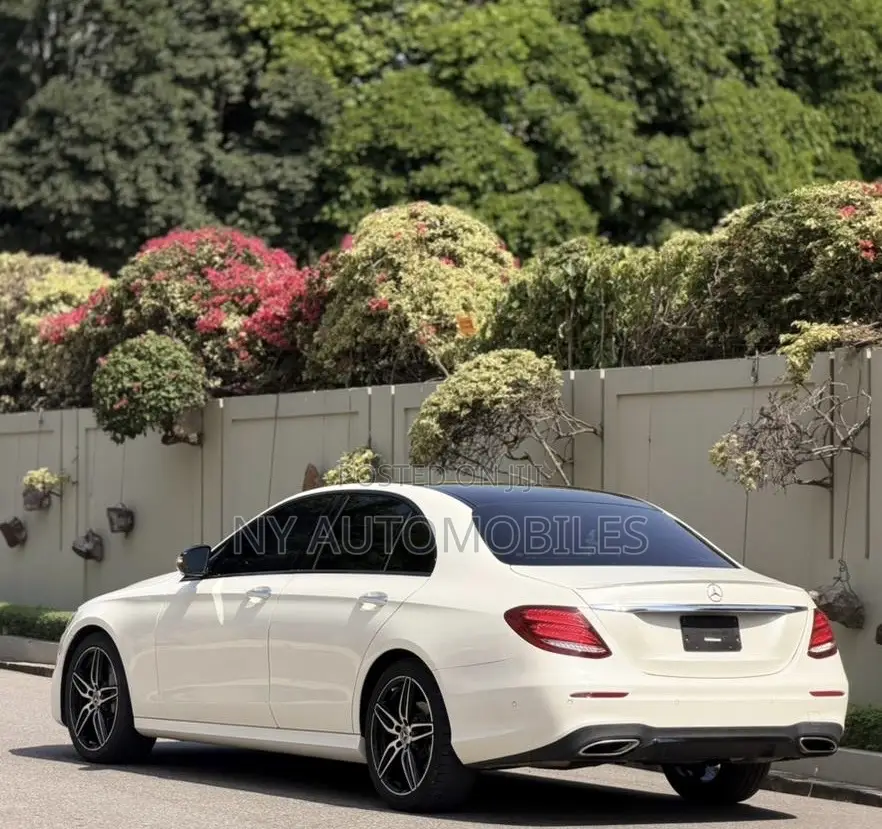 Mercedes-Benz E300 2019 White