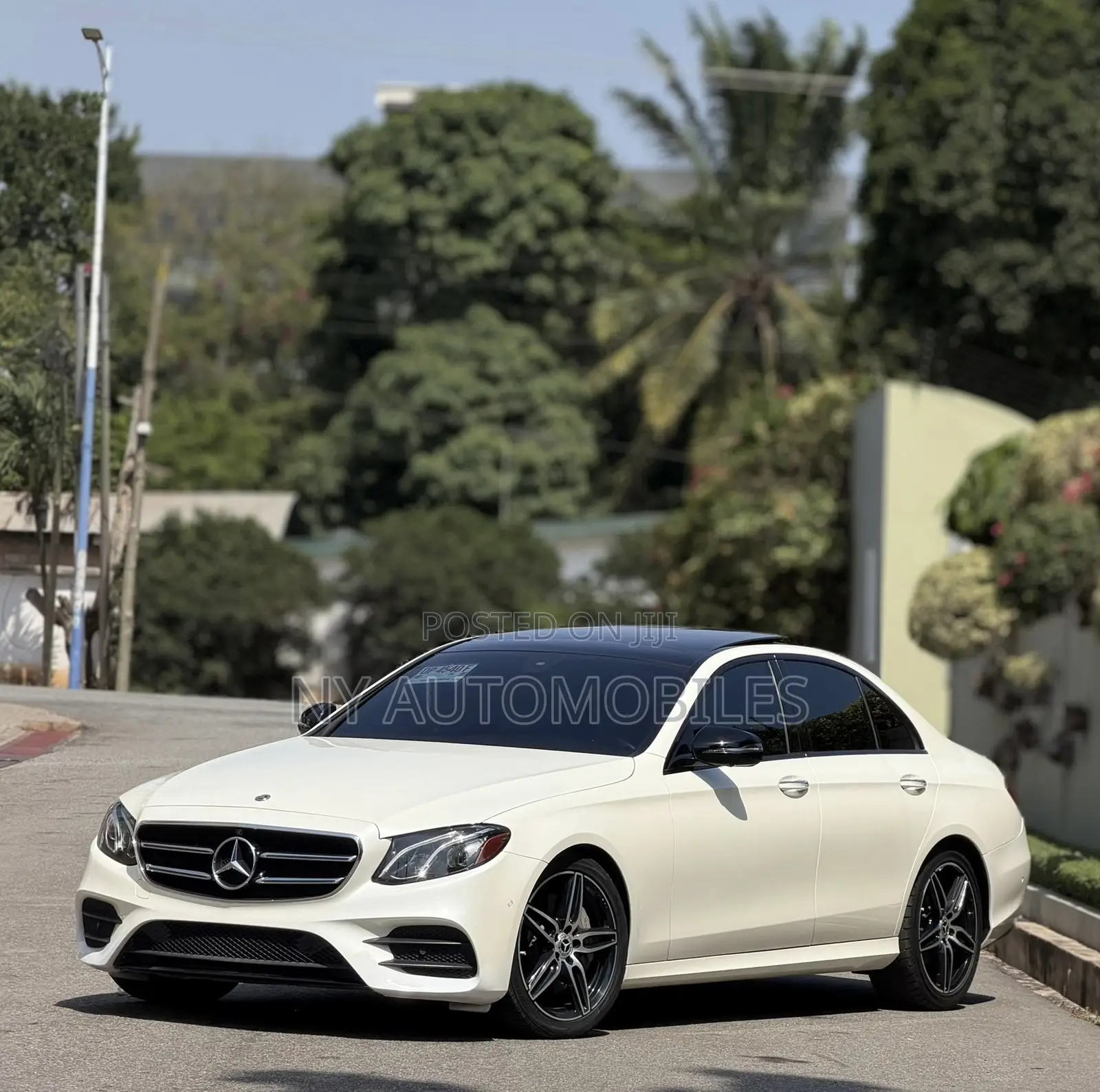 Mercedes-Benz E300 2019 White