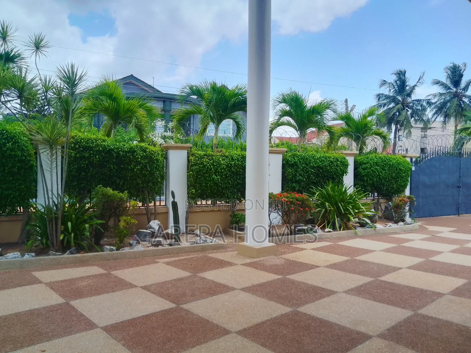 4bdrm Mansion in Arepa Homes, American House for rent