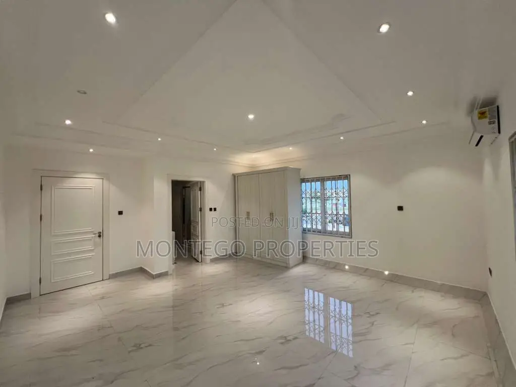 4bdrm House in East Legon, American House for rent