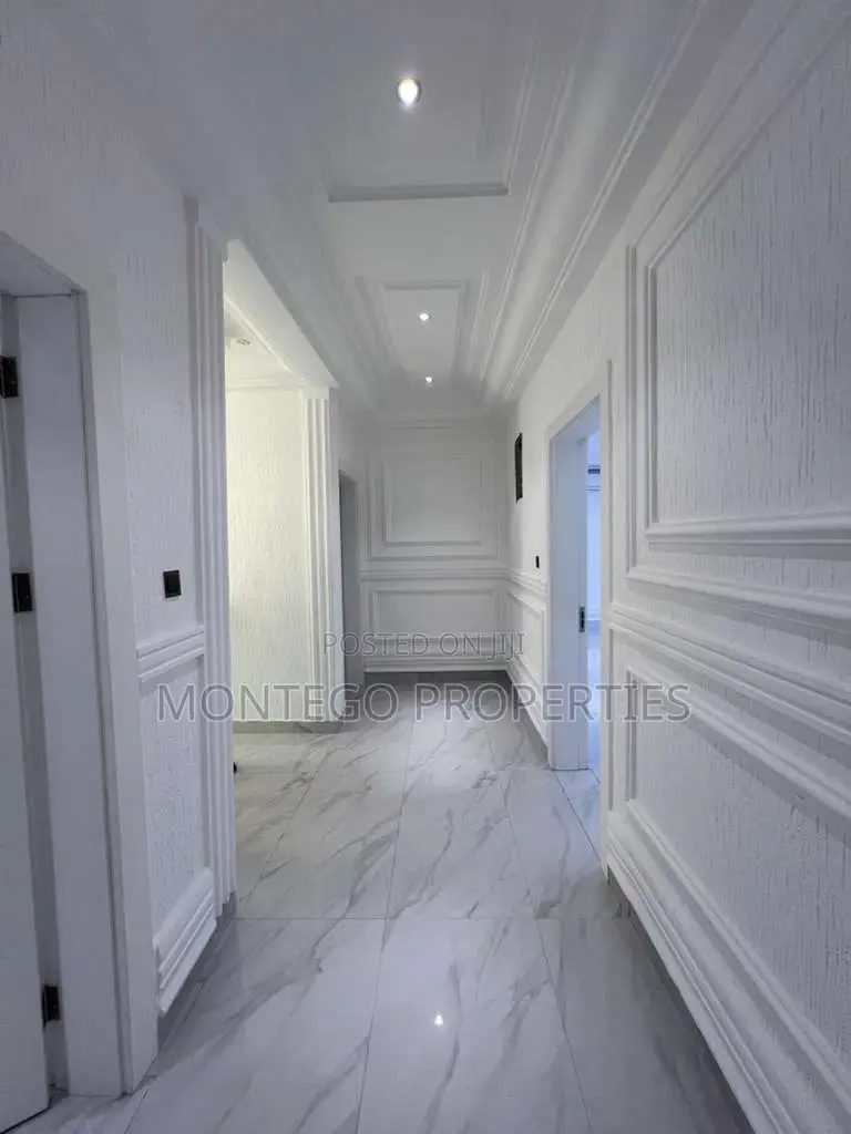 4bdrm House in East Legon, American House for rent