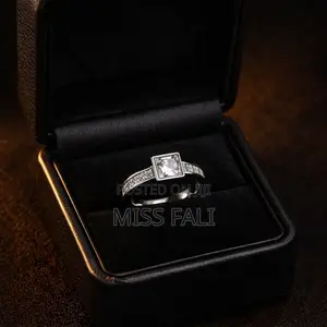 Crystal Frame Ring. Size 6-8.