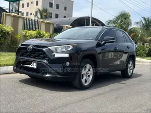 Toyota RAV4 LE AWD 2019 Black