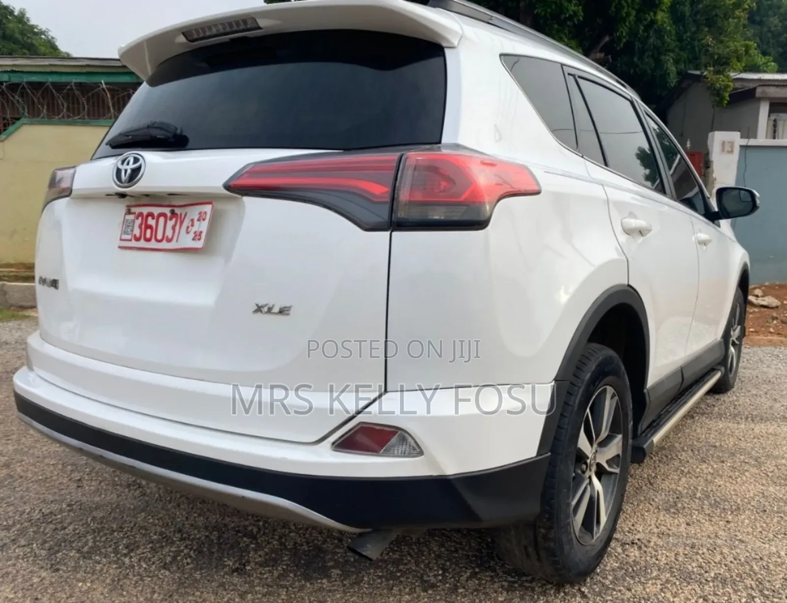 Toyota RAV4 XLE AWD (2.5L 4cyl 6A) 2017 White