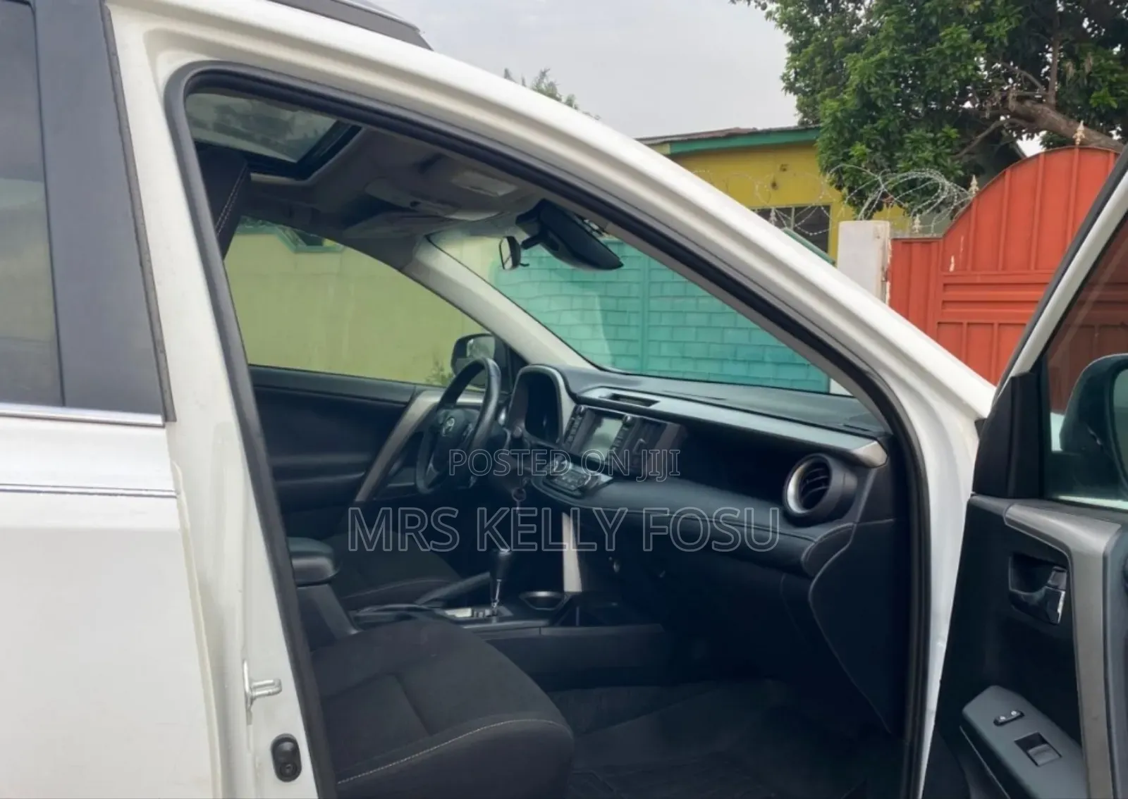Toyota RAV4 XLE AWD (2.5L 4cyl 6A) 2017 White
