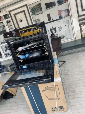Modern Cooking Made Easy With the 65m80m1004bk Oven