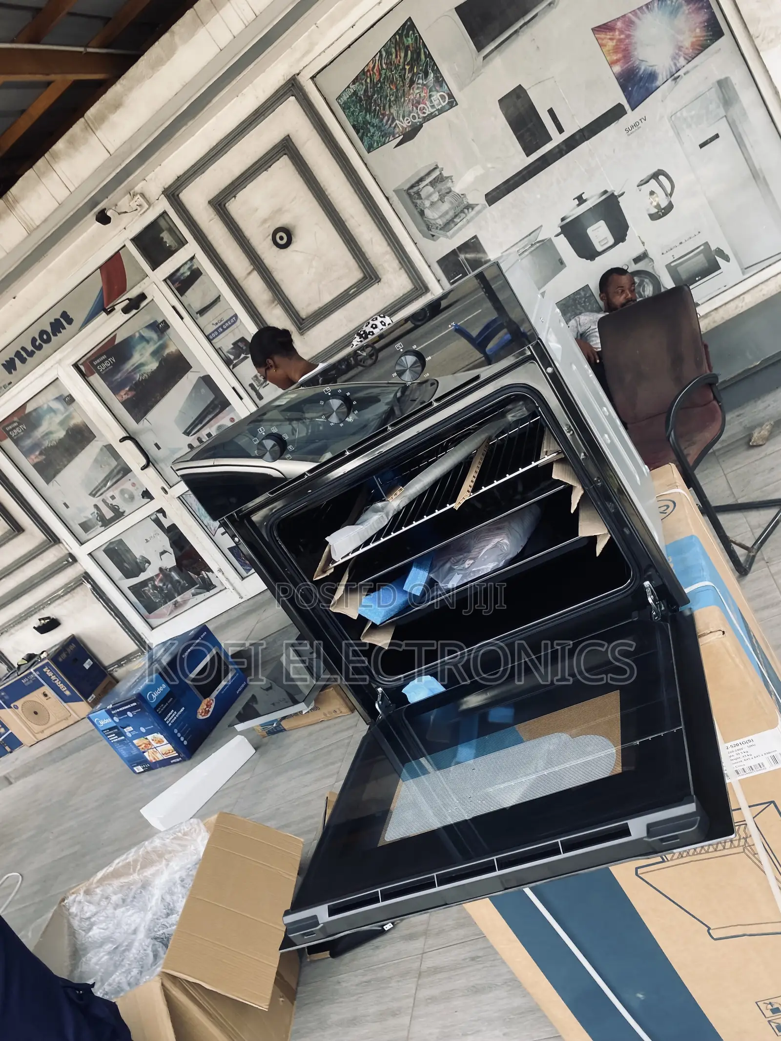 Elevate Your Space With the Modern 65m80m1004bk Oven