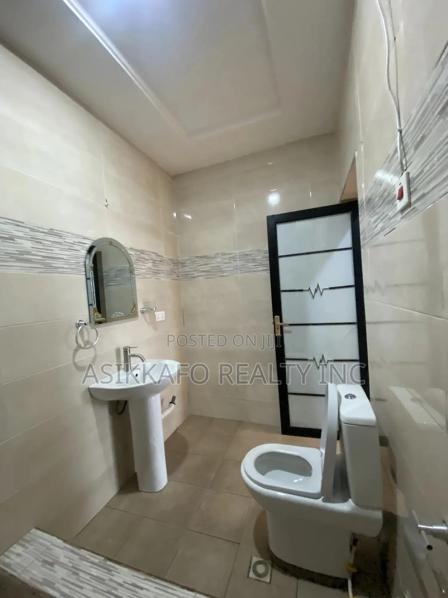 2bdrm Apartment in Baatsona-Addogonno, Spintex for rent