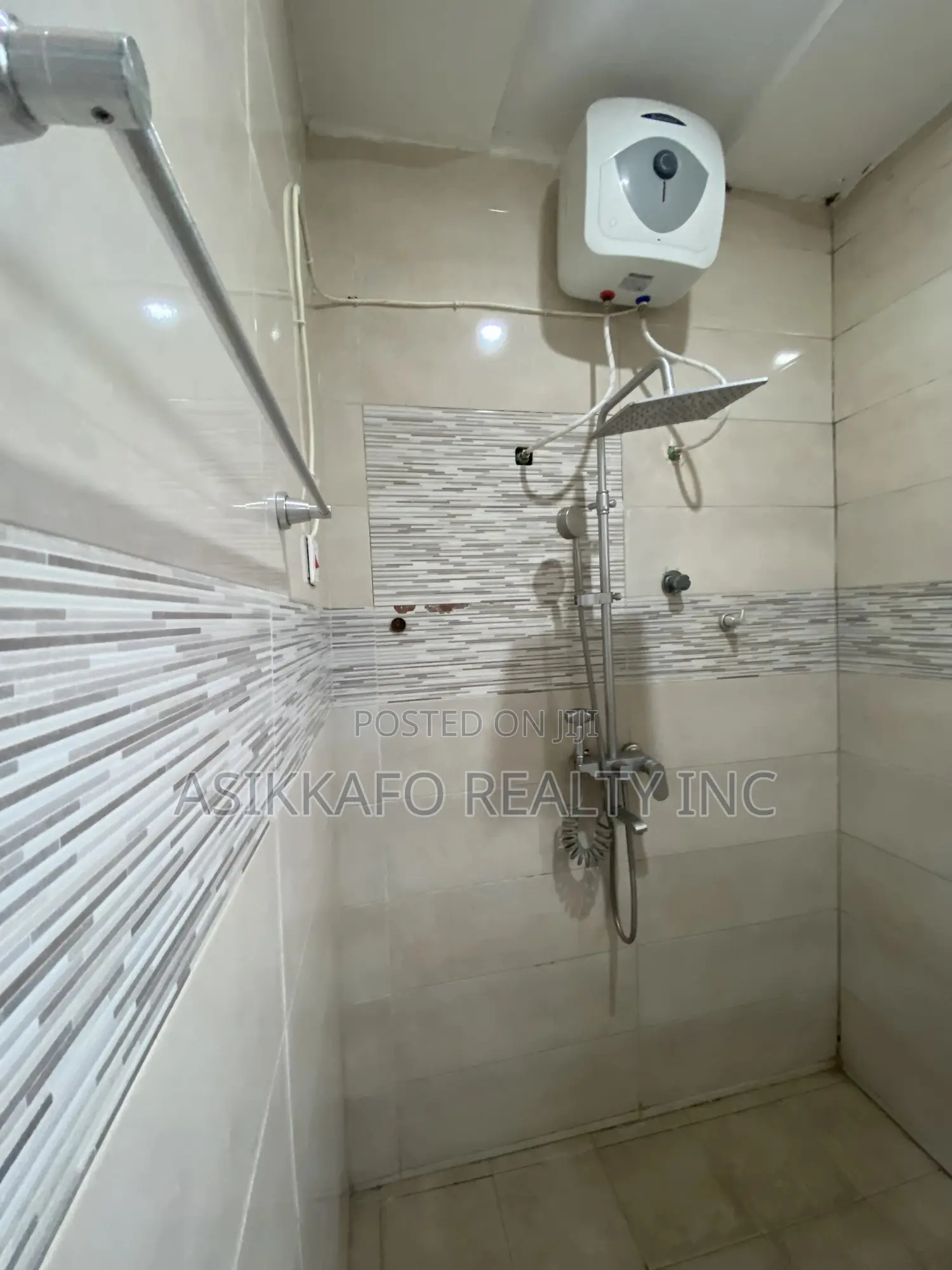 2bdrm Apartment in Baatsona-Addogonno, Spintex for rent