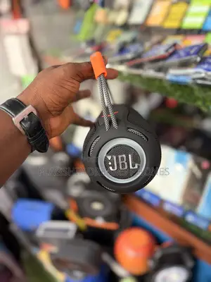 JBL Boombox 360