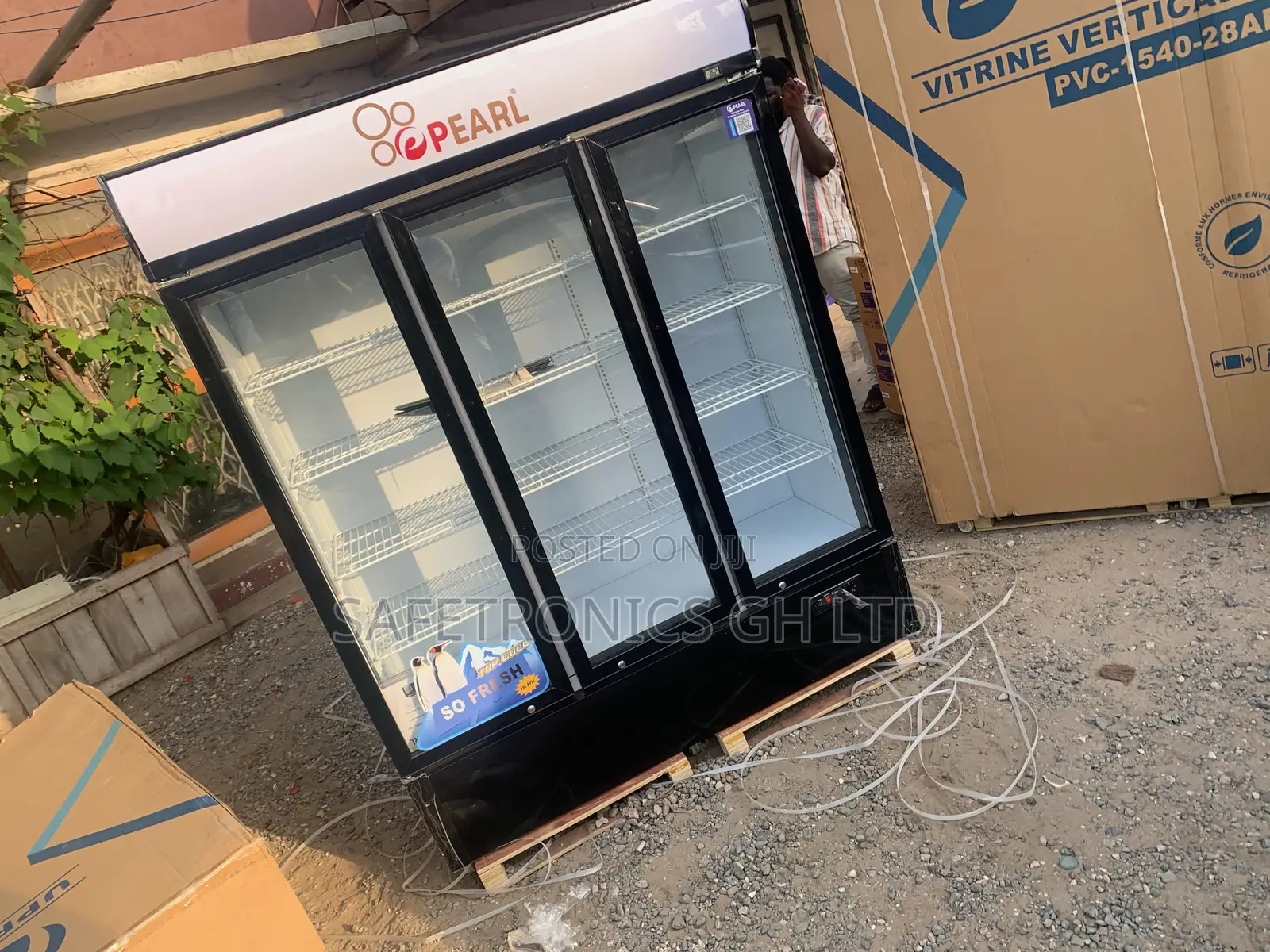 Get Lockable Pearl Display PVC-150 3 Doors Fridge