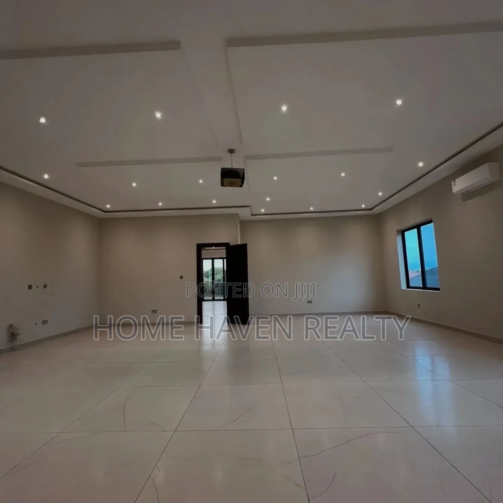 5bdrm House in East Airport, Manet Junction for sale