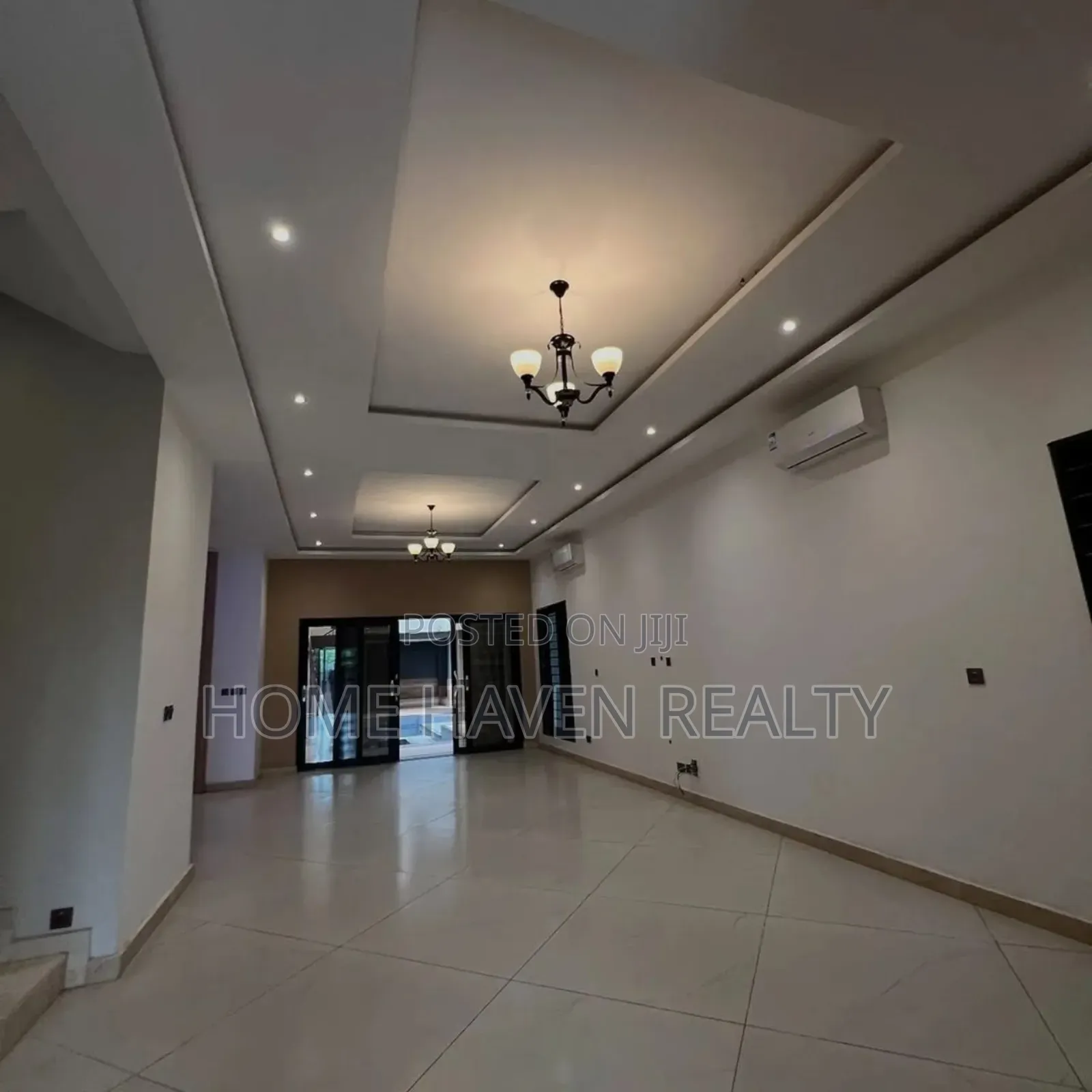 5bdrm House in East Airport, Manet Junction for sale