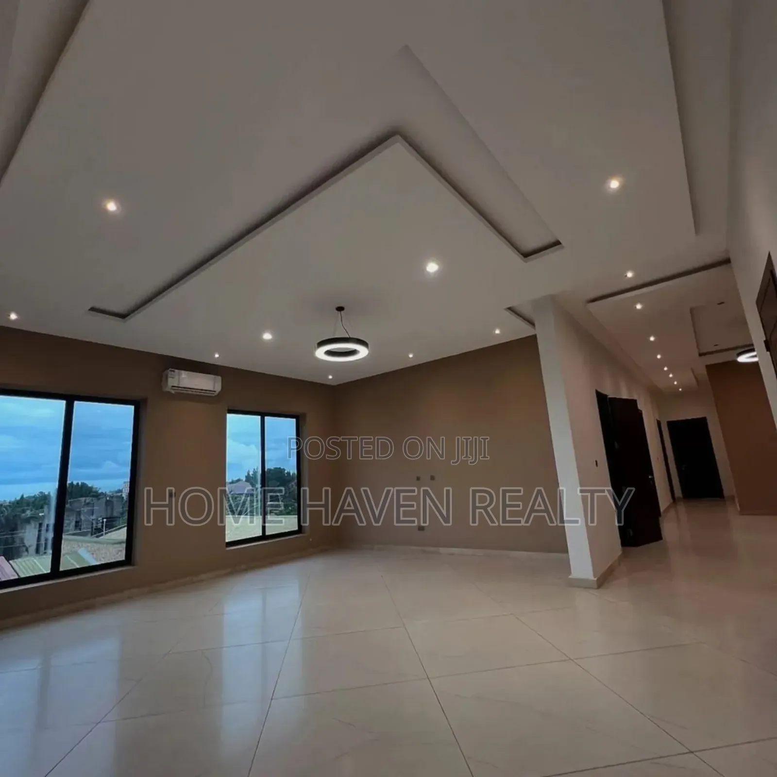 5bdrm House in East Airport, Manet Junction for sale