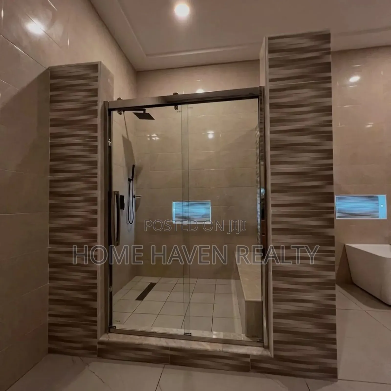 5bdrm House in East Airport, Manet Junction for sale
