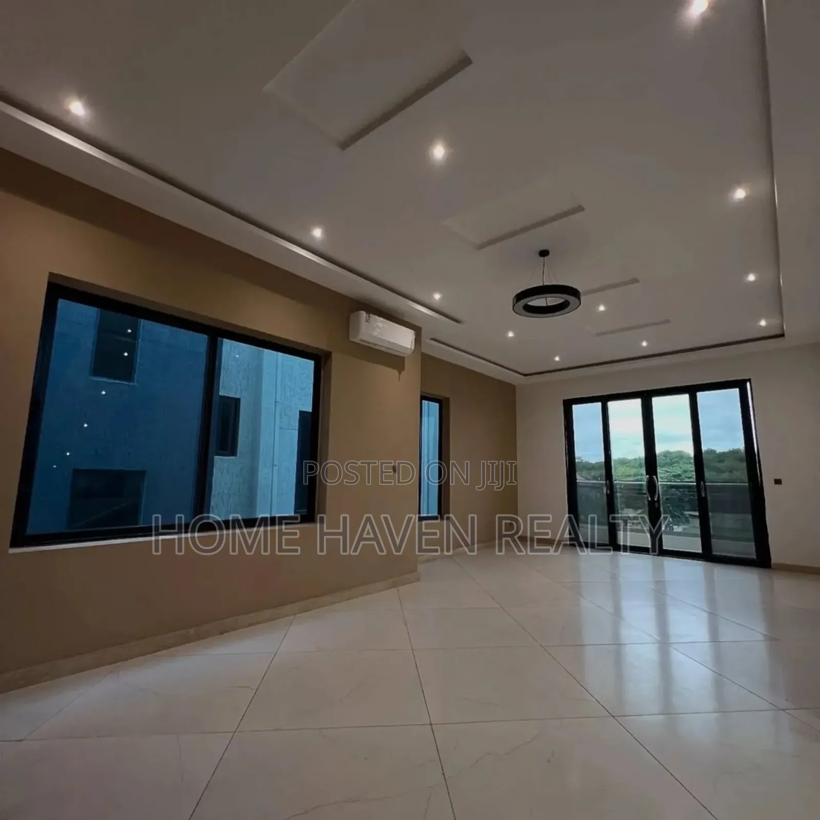 5bdrm House in East Airport, Manet Junction for sale
