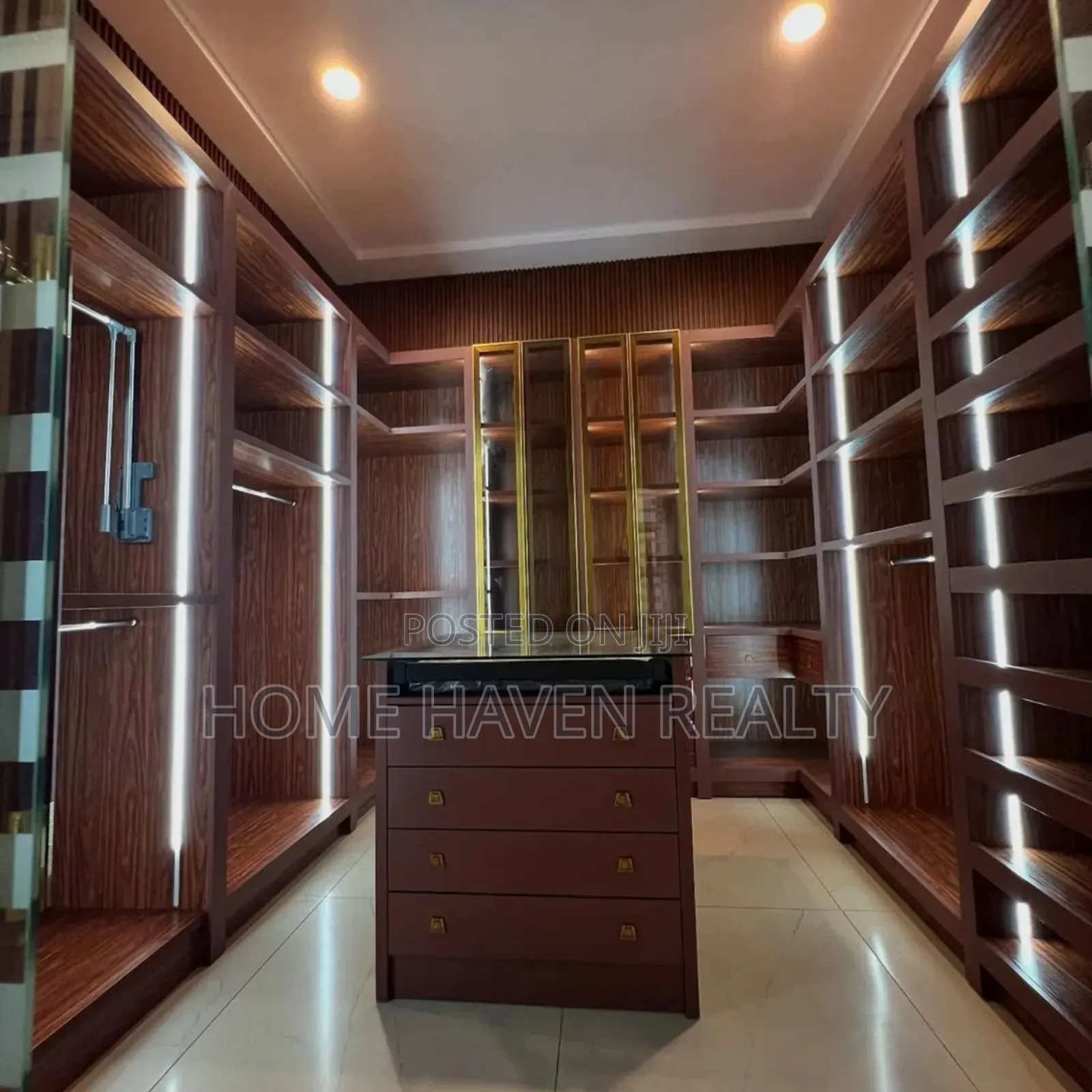 5bdrm House in East Airport, Manet Junction for sale
